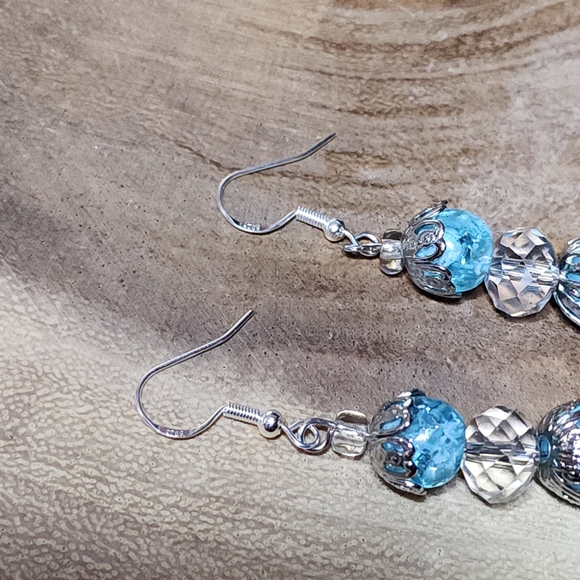 Hand Crafted Elegant Blue and Silver Toned Dangle Earrings - Picture 8 of 9